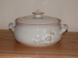 Denby Daybreak (Newer colour - browner rim) Casserole Dish - Large 2.75 pt