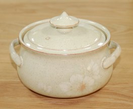 Denby Daybreak (Older colour, paler rim) Casserole Dish - Medium